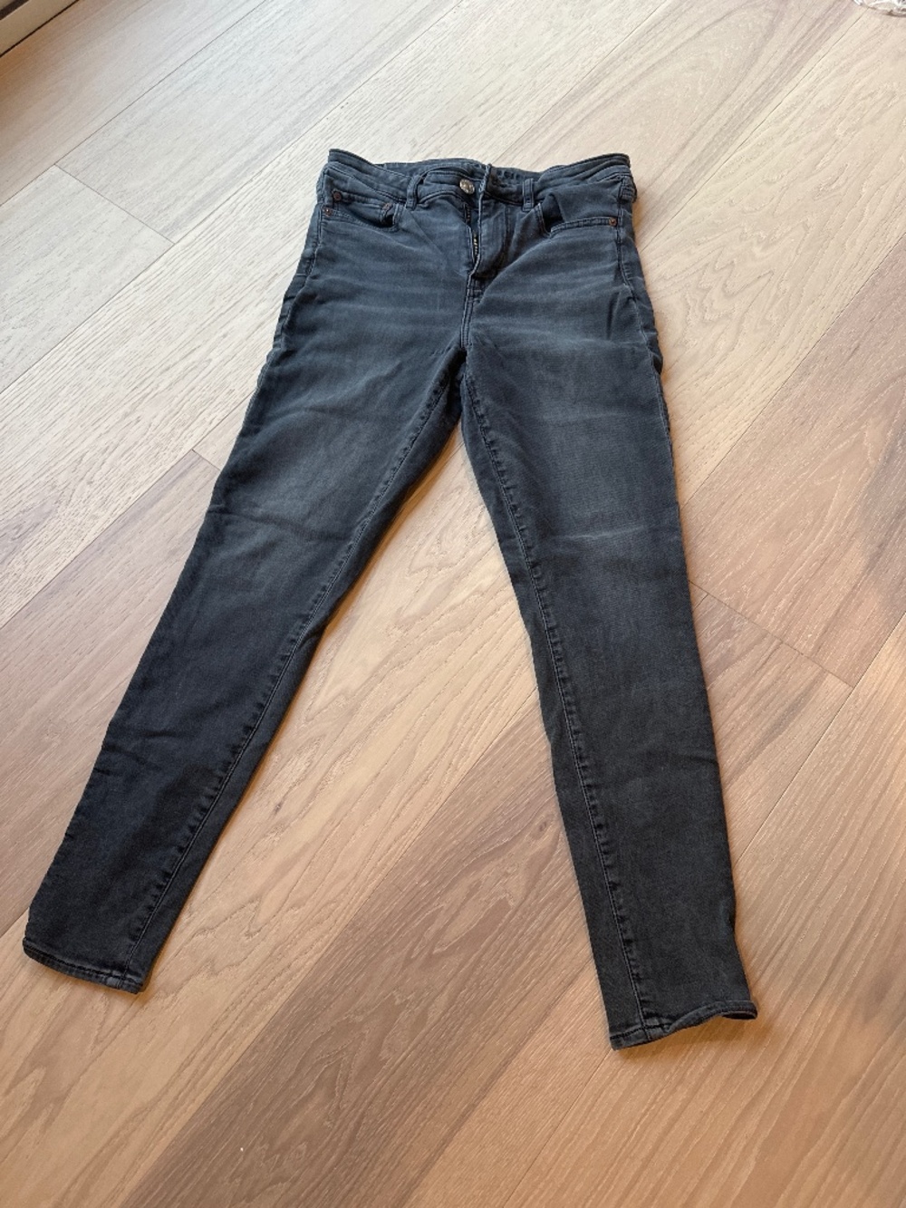 American Eagle Stretch Skinny Grey Jean